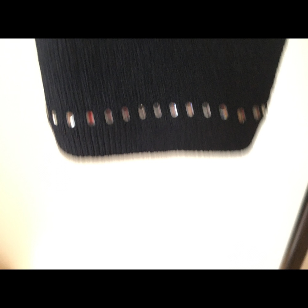 Top - Picture 2 of 2